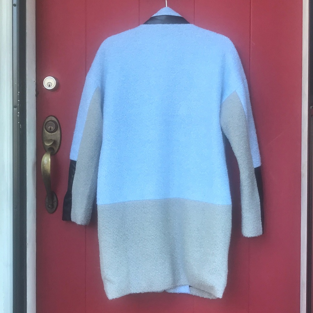 Modern Tri Color Jacket - Picture 5 of 6